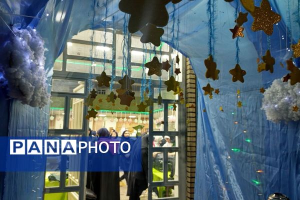 اعتکاف دانش‌آموزی رباط‌کریم با پرچم‌گردانی حضرت ابوالفضل(ع)