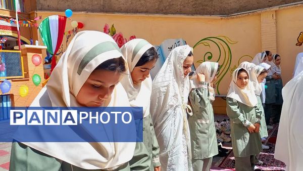 نواختن زنگ نماز با شعار «مِهر با مُهر» در مدارس شهرستان ملارد همزمان با آغاز سال تحصیلی