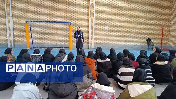 برگزاری «یکشنبه‌های مهارتی» طرح نماد در دبیرستان آرمیتا مصلی‌نژاد یاسوج