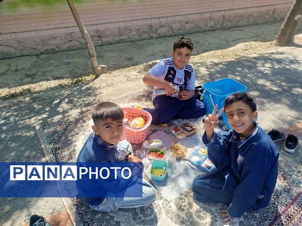 صبحانه سلامت در مدرسه پسرانه مبین شیروان