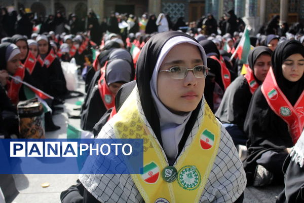 جلوه‌هایی از حضور حماسی دانش‌آموزان قم در راهپیمایی یوم الله ۱۳ آبان