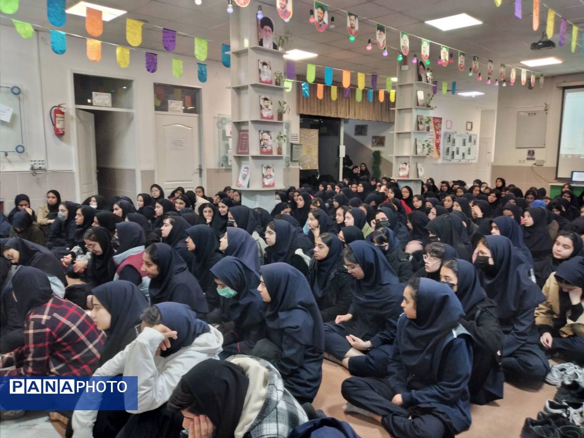آیین بزرگداشت میلاد حضرت فاطمه (س) در دبیرستان شاهد ارض اقدس