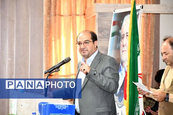 مراسم تجلیل از مدیران و رتبه‌های برتر کنکور ۱۴۰۴ در شهرستان مه‌ولات