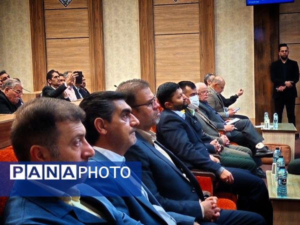 نایب رئیس مجلس شورای اسلامی پای درد دل فعالان اقتصادی نشست