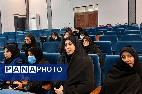 برگزاری دوره آموزشی «تربیت مربی سازمان دانش‌آموزی» در کهریزک 