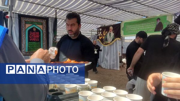 پیاده‌روی زائران در دهه پایانی ماه سفر جاده قدیم نیشابور به سمت مشهد