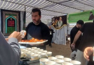پیاده‌روی زائران در دهه پایانی ماه سفر جاده قدیم نیشابور به سمت مشهد