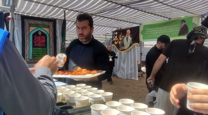 پیاده‌روی زائران در دهه پایانی ماه سفر جاده قدیم نیشابور به سمت مشهد