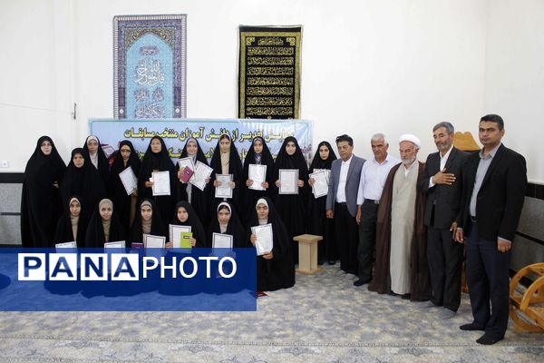 تقدیر از دانش‌آموزان فعال فرهنگی و قرآنی در شهر درق 