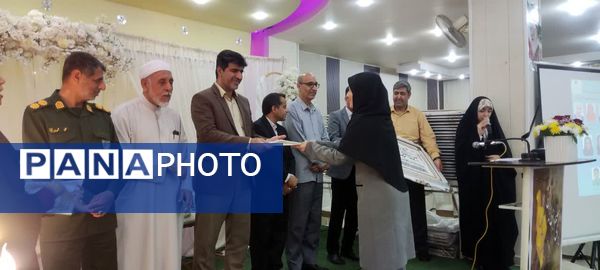 جشن تجلیل ازمقام والای معلم در بندرخمیر