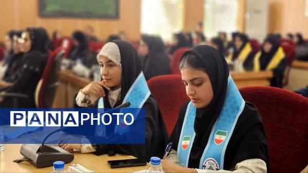 دیدار صمیمی دانش‌آموزان با استاندار کهگیلویه و بویراحمد 