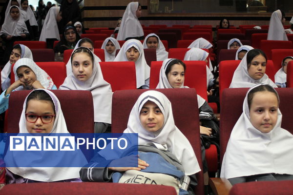  آیین تجلیل از برگزیدگان چهل و دومین دوره مسابقات فرهنگی و هنری دانش‌آموزان شهر تهران