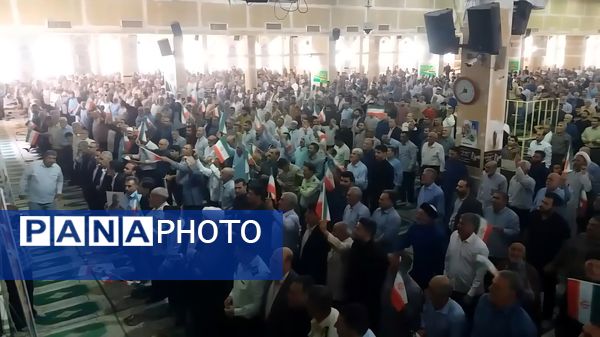 حضور مردم غیور خرم آباد در راهپیمایی و نماز جمعه خشم و نصر