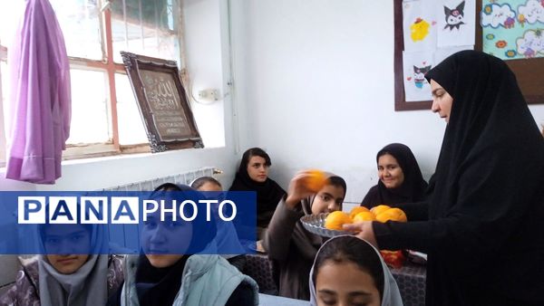 یلدای مهربانی با طعم پرتقال در دبستان شهید نجفی فدافن