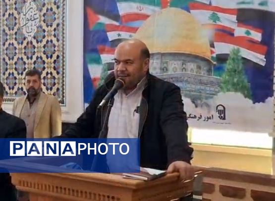 برگزاری آیین گلباران تمثال امام خمینی (ره) در تربت جام 