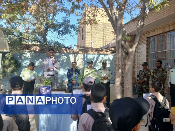 گرامیداشت هفته نیروی انتظامی در مدرسه امید شهرستان خلیل آباد