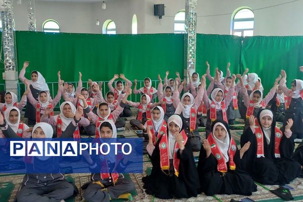 طرح "لاله‌های روشن"  در دبستان نجمه فیروزکوه 