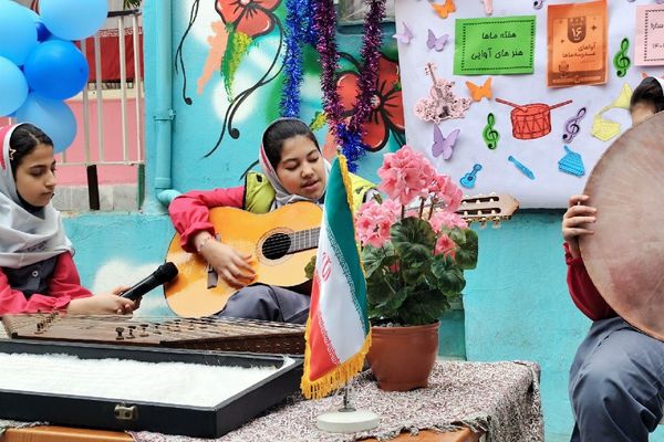 طنین انداز شدن نوای هنر در مدرسه سارا شهرستان ملارد 