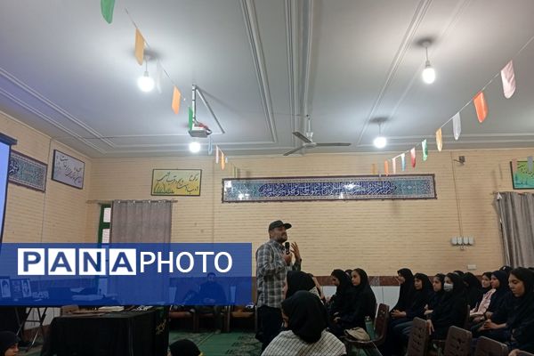 یادواره شهدا و محفل قرآنی و مراسم عزاداری دهه دوم فاطمیه در دبیرستان نرجس