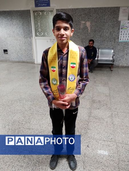 دانشآموزان پیشتاز همدانی، بهارِ میلاد حضرت زینب (س) را با تجلیل از پرستاران بیمارستان بعثت جشن گرفتند