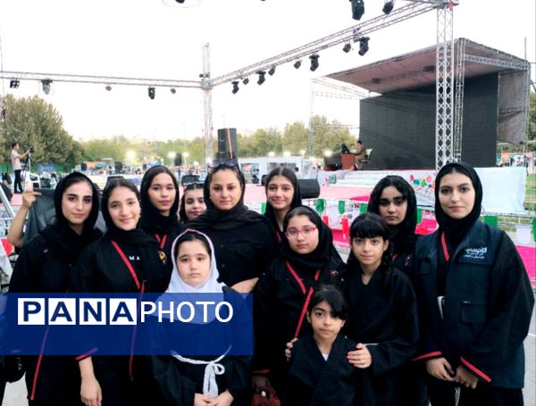 میدان‌نمایی رزم‌آوران طوس در قلب مشهد