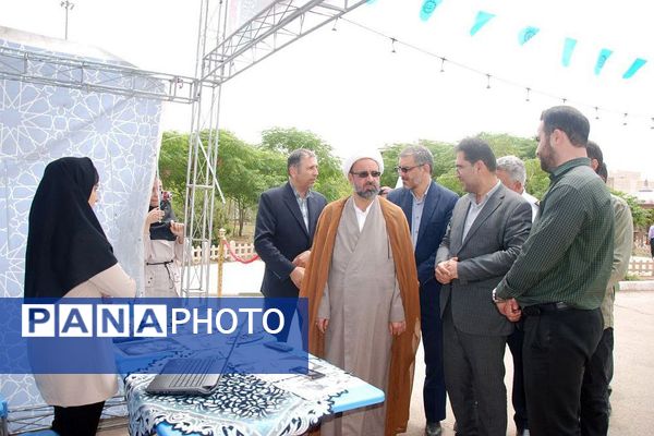 افتتاح نمایشگاه دهه ولایت در بوستان زیتون شهر قیامدشت
