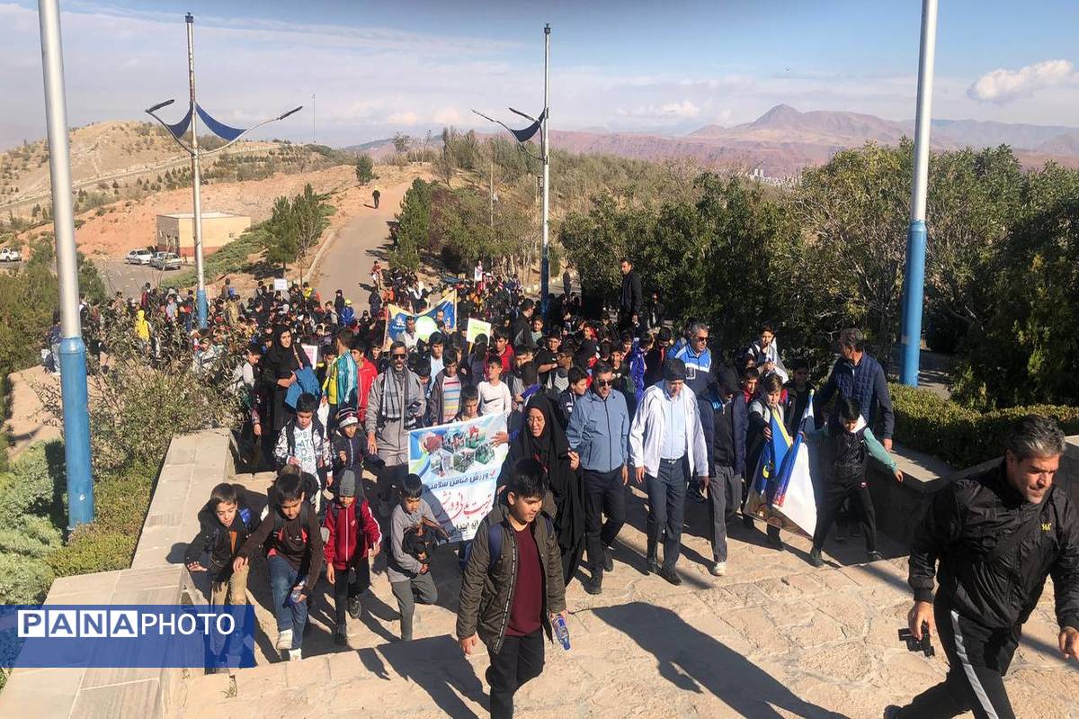 همایش کوه‌روی دانش‌آموزان پسر نواحی پنجگانه تبریز