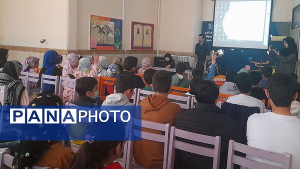 نشست بر مدار هشتم در کانون پرورشی فکری کودکان و نوجوانان