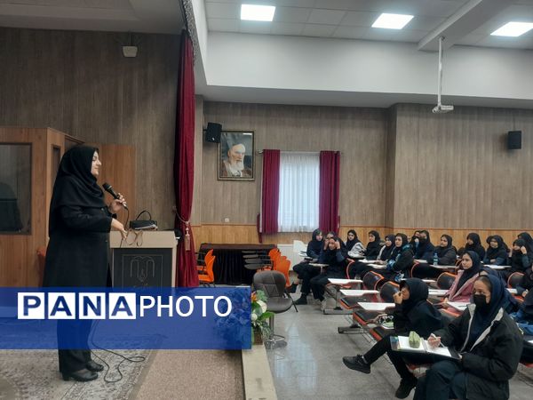 کارگاه کاهش استرس و اضطراب در دبیرستان مصلی نژاد حضرت زهرا(س)