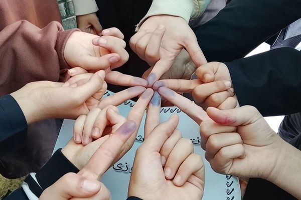 جوانه های دموکراسی در قدس؛شور وهیجان دانش آموزان قدس در انتخابات شورای دانش آموزی