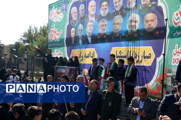 فریاد استکبار ستیزی از ورامین طنین انداز شد