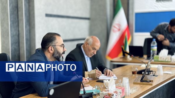تقدیر از عوامل اجرایی جشنواره ملی طراحی و دوخت لباس دانش‌آموزی با حضور انجمن اولیا‌ و مربیان استان مرکزی