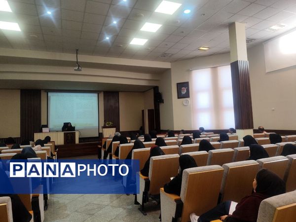 نشست تخصصی رابطین پژوهش؛ گامی برای توسعه علمی مدارس ناحیه ۶