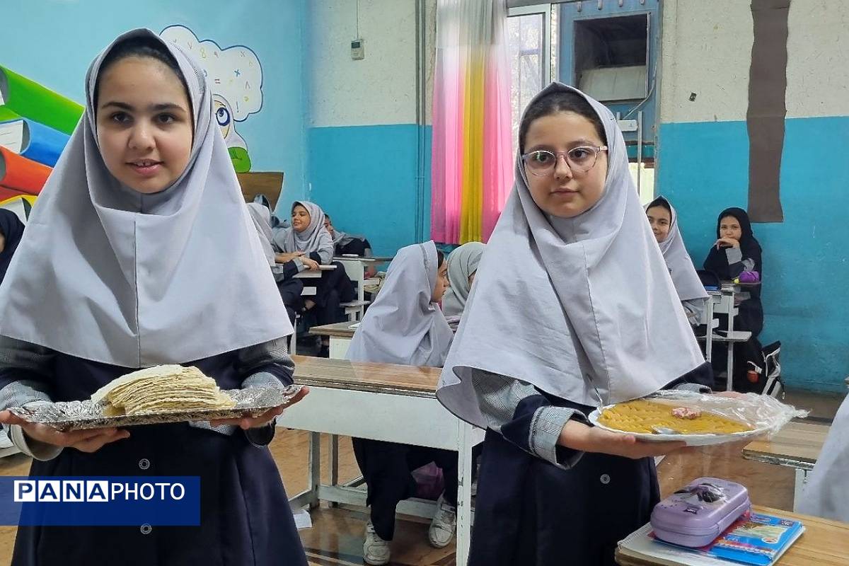 برگزاری مراسم به مناسبت ایام فاطمیه در دبستان راهیان نور ناحیه دو شهرری 