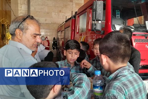 گرامیداشت روز آتش‌نشانی و ایمنی در مدارس شهرستان پیشوا