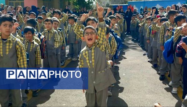 جشن‌شکوفه‌ها در‌ دبستان شهدای گمنام