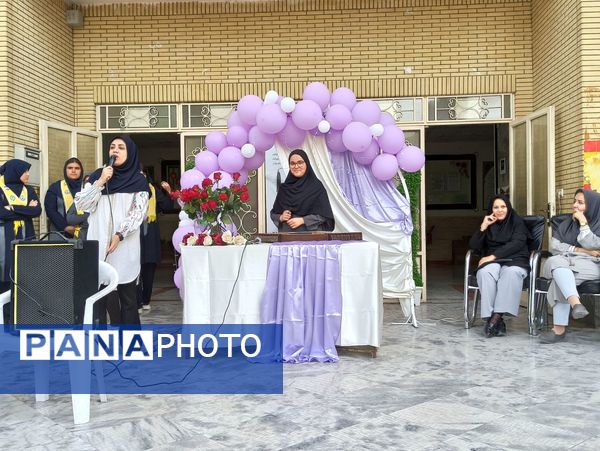 تجلیل از معلم و دختر ایرانی در بهار کرامت 