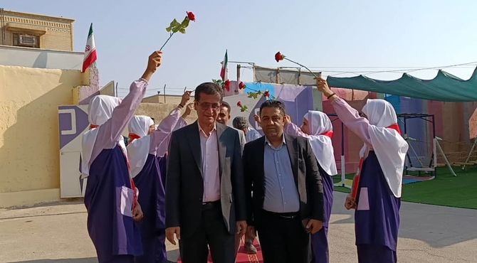 جشن عاطفه‌های نمادین استانی در دبستان دخترانه دانا دو بندرعباس