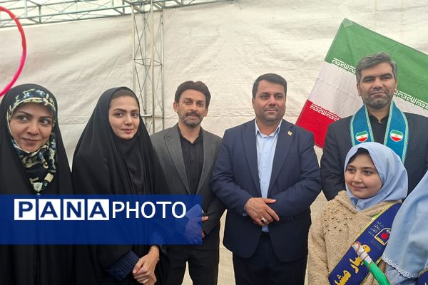 حماسه حضور دانش‌آموزان قرچکی در یوم الله ۱۳ آبان