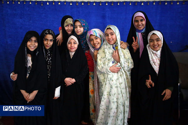 اعتکاف دانش‌آموزی در مسجد فاطمه الزهرا (س)