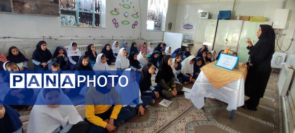 کارگاه آموزشی دانش‌آموزان در هفته پدافند غیرعامل (پدافند زیستی) در مدرسه شهید خاقانی شهرستان شیروان