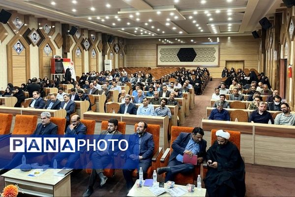 گردهمایی مدیران مدارس شهرستان کاشمر 