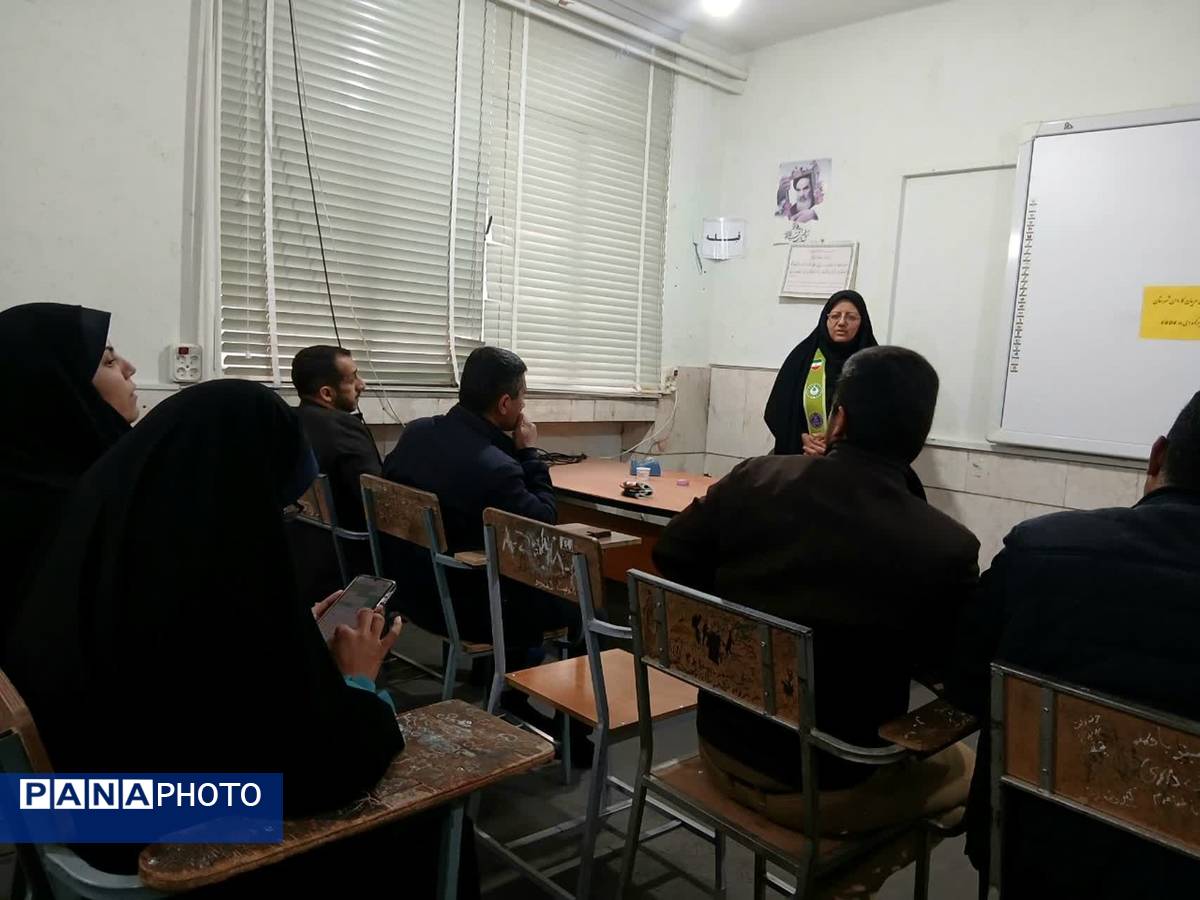 برگزاری دوره‌ مربیان پیشتاز کاردان در ابرکوه