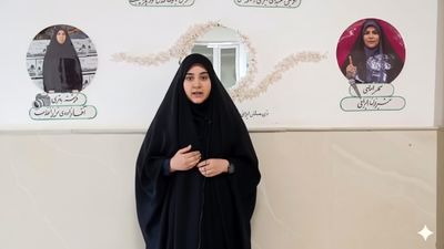 برگزاری برنامه آموزشی روز ملی استکبار در دبیرستان دخترانه معارف شهید مطهری 