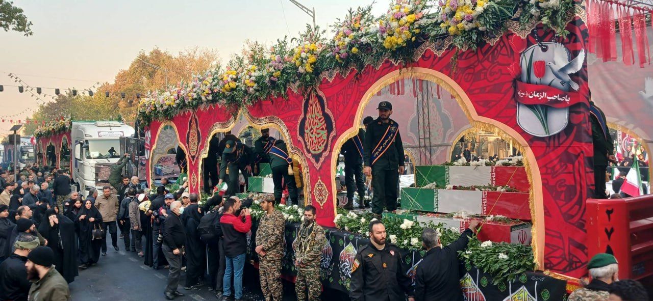 صبحی که تهران به احترام گمنامان ایستاد