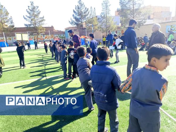 اردوی درون مدرسه ای روز دانش آموز در دبستان شهید پسندیده فدافن 