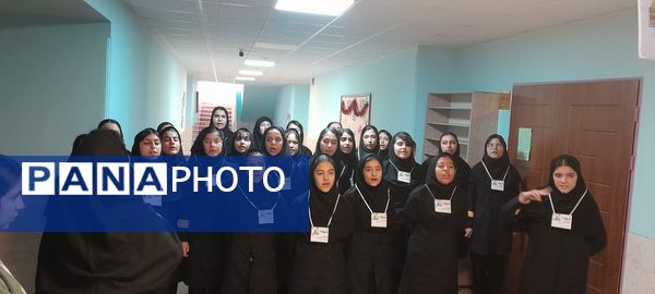 مراسم هفته کتاب و کتابخوانی در دبیرستان فرزانگان استعداد درخشان شهرستان ملارد
