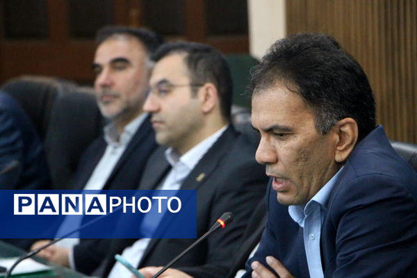 نشست رئیس سازمان فنی و حرفه ای کشور با فرمانداران استان یزد 