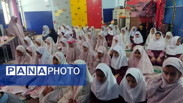 برگزاری نماز جماعت در دبستان مولوی فین