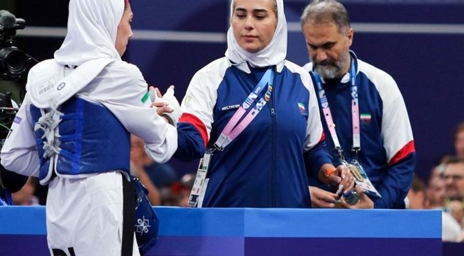 خوب شد ناهید کیانی و مبینا نعمت‌زاده باختند، آن‌ها حاشیه به‌وجود آوردند/ ‌ساعی برکنار می‌شود؟